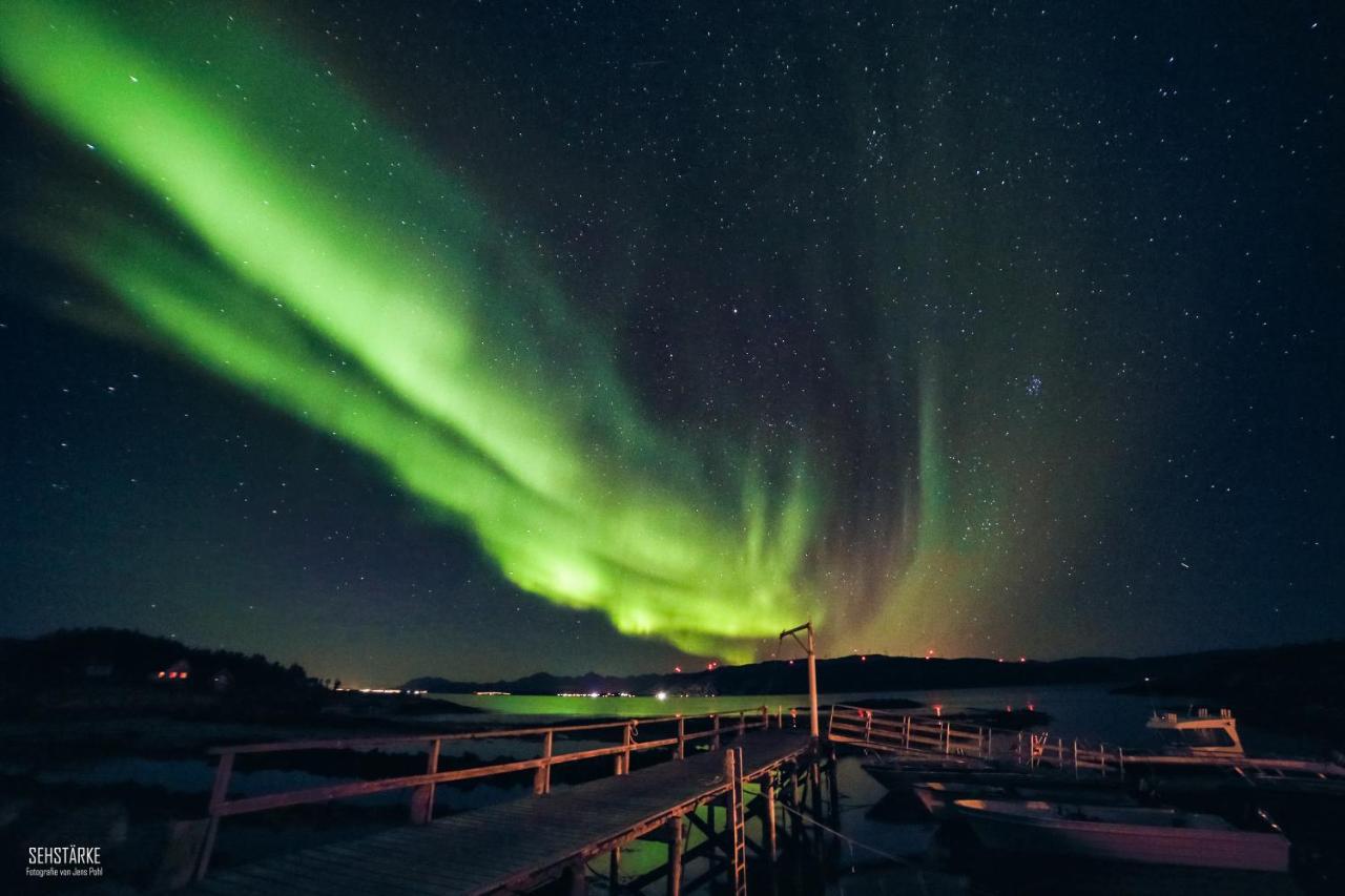 Hotel Laukvik Senja Botnhamn Exterior foto
