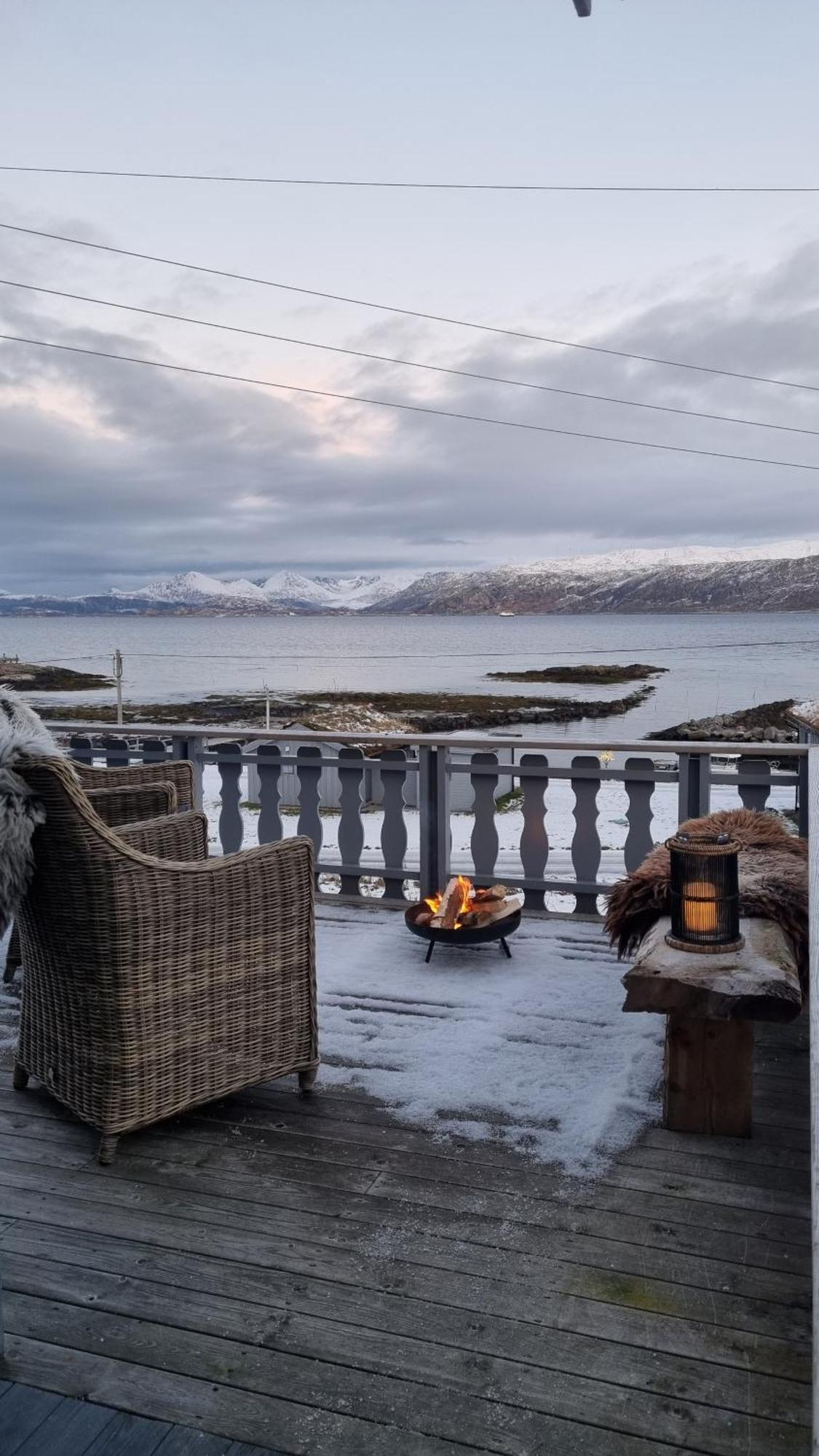 Hotel Laukvik Senja Botnhamn Exterior foto