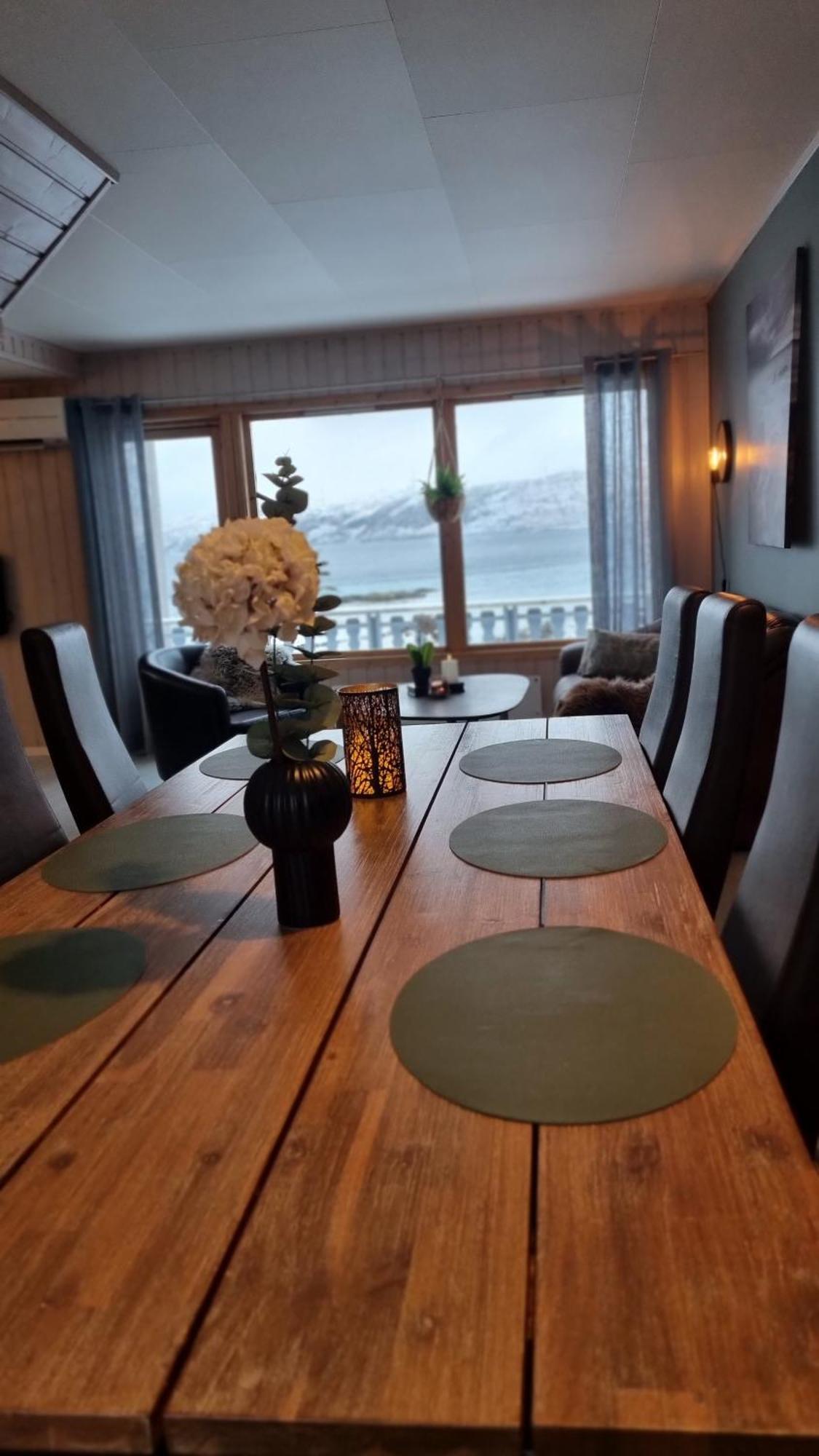 Hotel Laukvik Senja Botnhamn Exterior foto