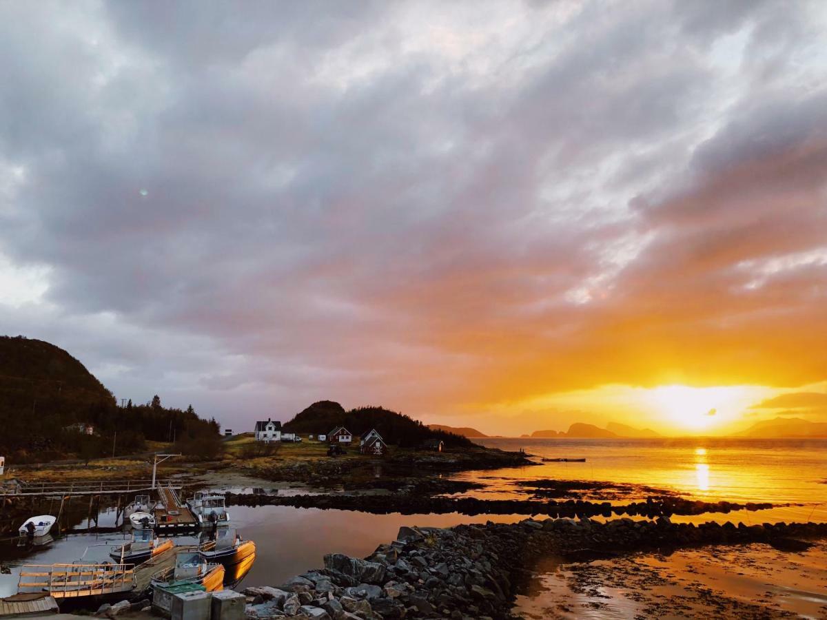 Hotel Laukvik Senja Botnhamn Exterior foto